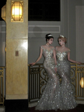 Luxurious Wedding Dresses Mermaid Style With Beaded Crystals Bodice Silver Sequin Bride Dress For Brides Fitted Bridal Gown HZ0311