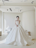 Princess Women's Wedding Dress With Lace for Bride Applique Strapless Brides Dress Ball Gowns HZ0311