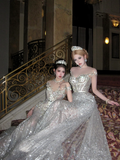 Luxurious Wedding Dresses Mermaid Style With Beaded Crystals Bodice Silver Sequin Bride Dress For Brides Fitted Bridal Gown HZ0311
