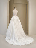 Elegant Wedding Dresses Ball Gown Strapless Lace White Sleeveless Brides Dress Fitted Bridal Gowns HZ0311