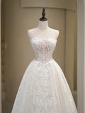 Elegant Wedding Dresses Ball Gown Strapless Lace White Sleeveless Brides Dress Fitted Bridal Gowns HZ0311