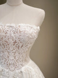 Elegant Wedding Dresses Ball Gown Strapless Lace White Sleeveless Brides Dress Fitted Bridal Gowns HZ0311