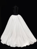 Ball Gowns Prom Dress Aesthetic V Neckline With Pleated Style Impress Black Tops White Long Prom Dresses Party Formal Gowns HZ0311