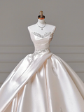 Princess Long Wedding Gowns Ball Gown Sweetheart Pleated Satin for Bride With Beads White Bridal Dress HZ0311
