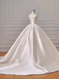 Princess Long Wedding Gowns Ball Gown Strapless Sleeveless Satin For Bride With Lace Appliques Train Bridal Dresses HZ0311