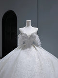 Vintage Long Wedding Gowns Princess Ball Gown Off The Shoulder Style for Bride With Sleeves Pleated Appliques Train White Bridal Dress HZ0311