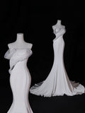 Classic Long Wedding Gowns Mermaid Strapless Style for Bride With Pleated Bodice Train White Bridal Dress HZ0311