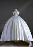 Princess Long Wedding Gowns Ball Gown Off The Shoulder Pleated Satin for Bride With Sleeves Train White Bridal Dress HZ0311
