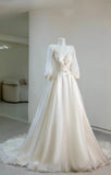 Princess Women's Ball Gown Sweetheart With Long Sleeves Appliqued White Lace Sweep Train Wedding Dresses HZ0311
